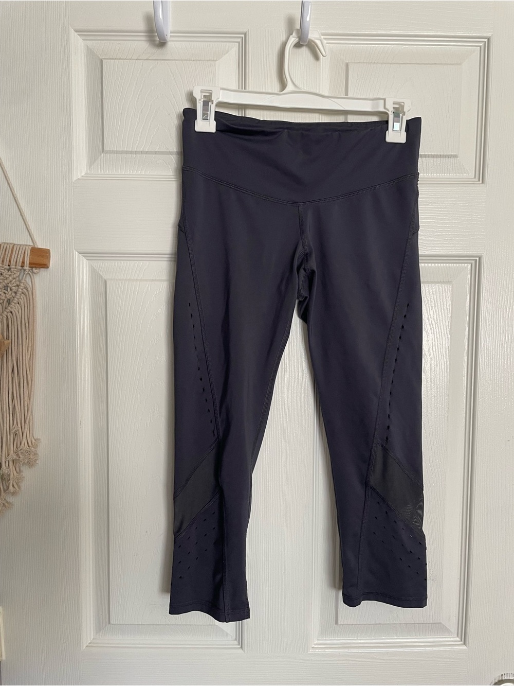 Champion Dark Grey Women’s size Small Cropped Athletic Leggings with Cutouts
